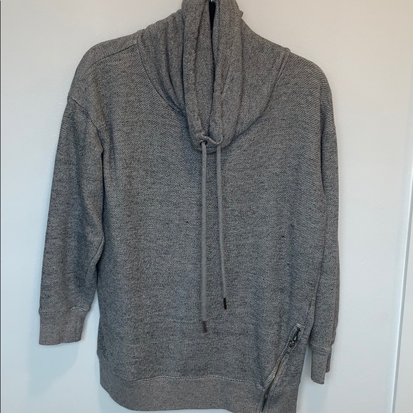 Grey sweater - Picture 1 of 1